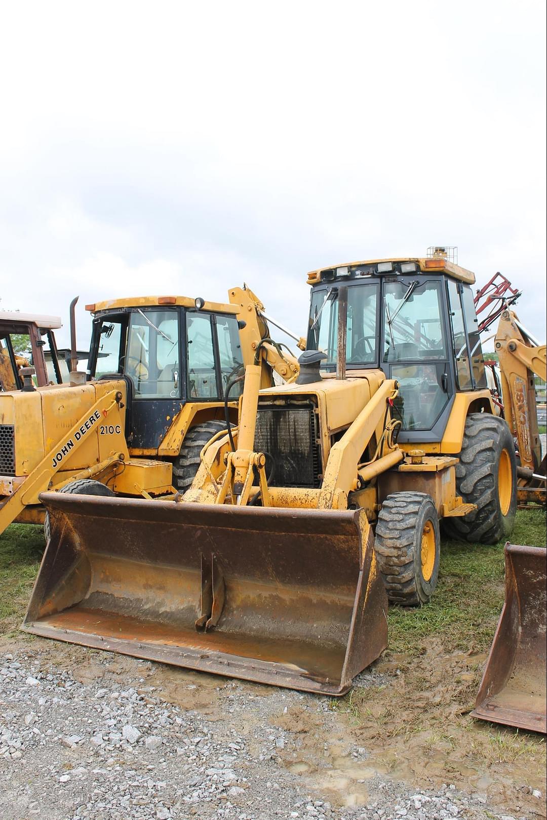 Image of John Deere 410D Primary image
