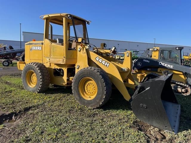 Image of John Deere 444H equipment image 2