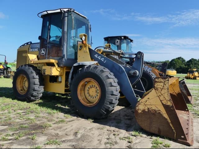 Image of John Deere 444J equipment image 1