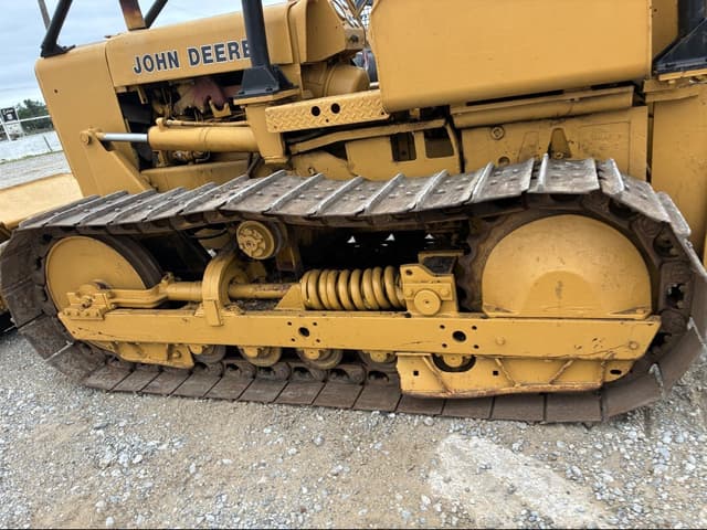 Image of John Deere 450C equipment image 4