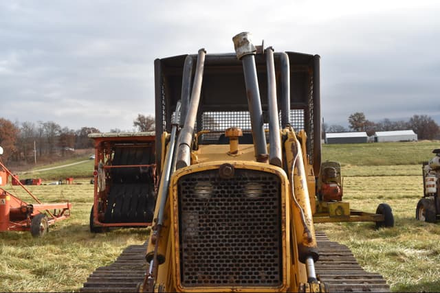 Image of John Deere 450C equipment image 4