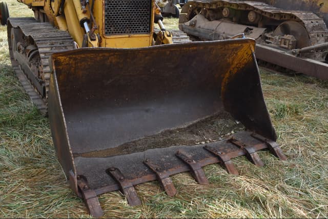 Image of John Deere 450C equipment image 3