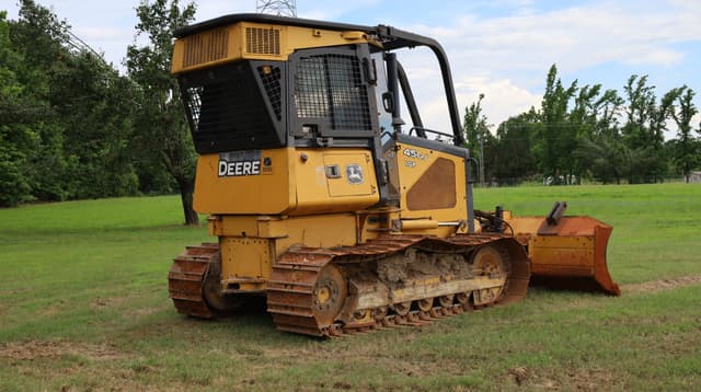 Image of John Deere 450J equipment image 3