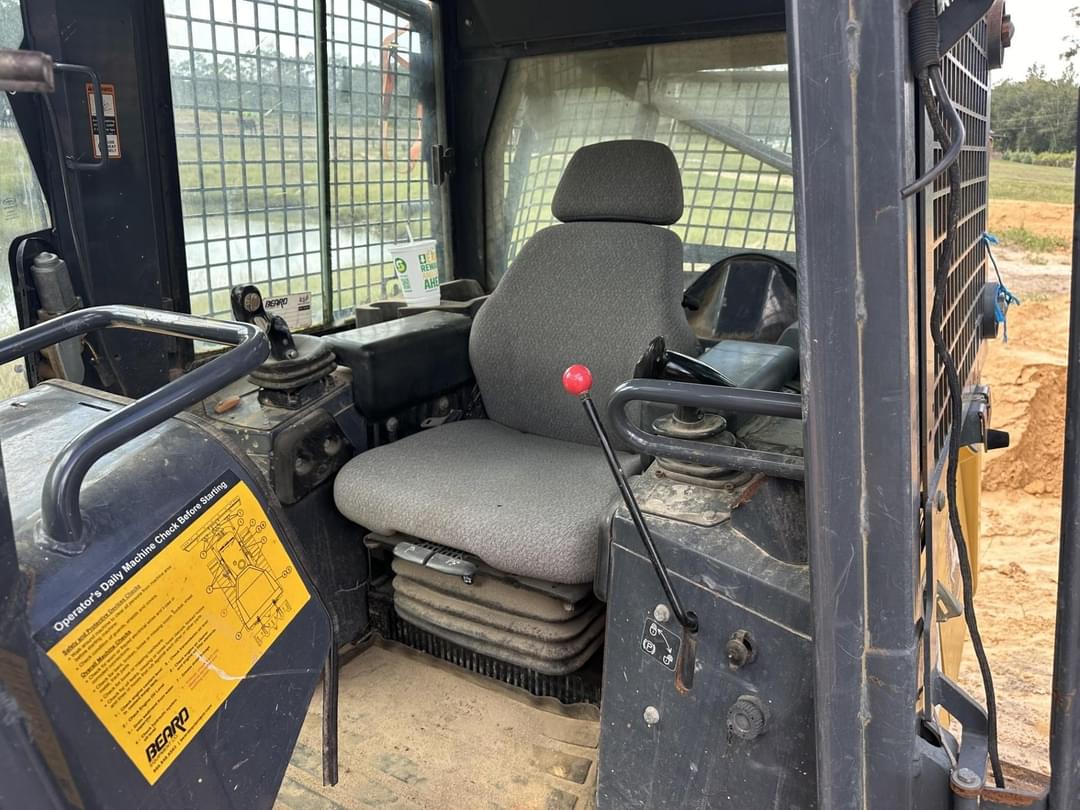 Image of John Deere 450J LGP Primary Image