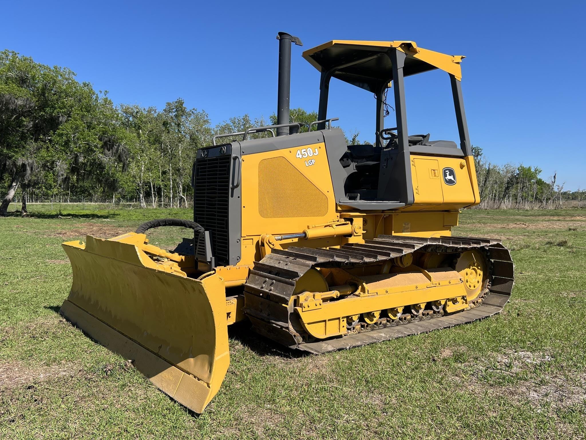 John Deere 450J LGP Equipment Image0