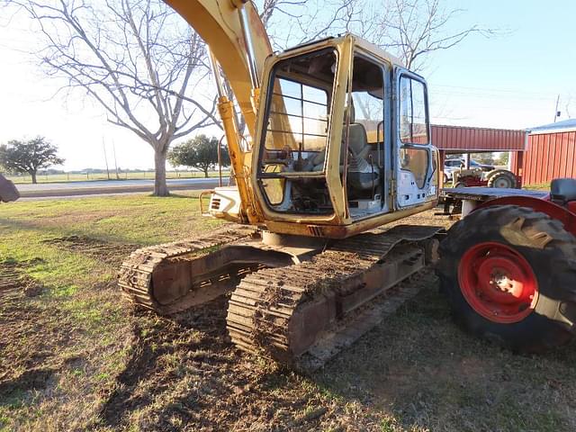 Image of John Deere 490E equipment image 4