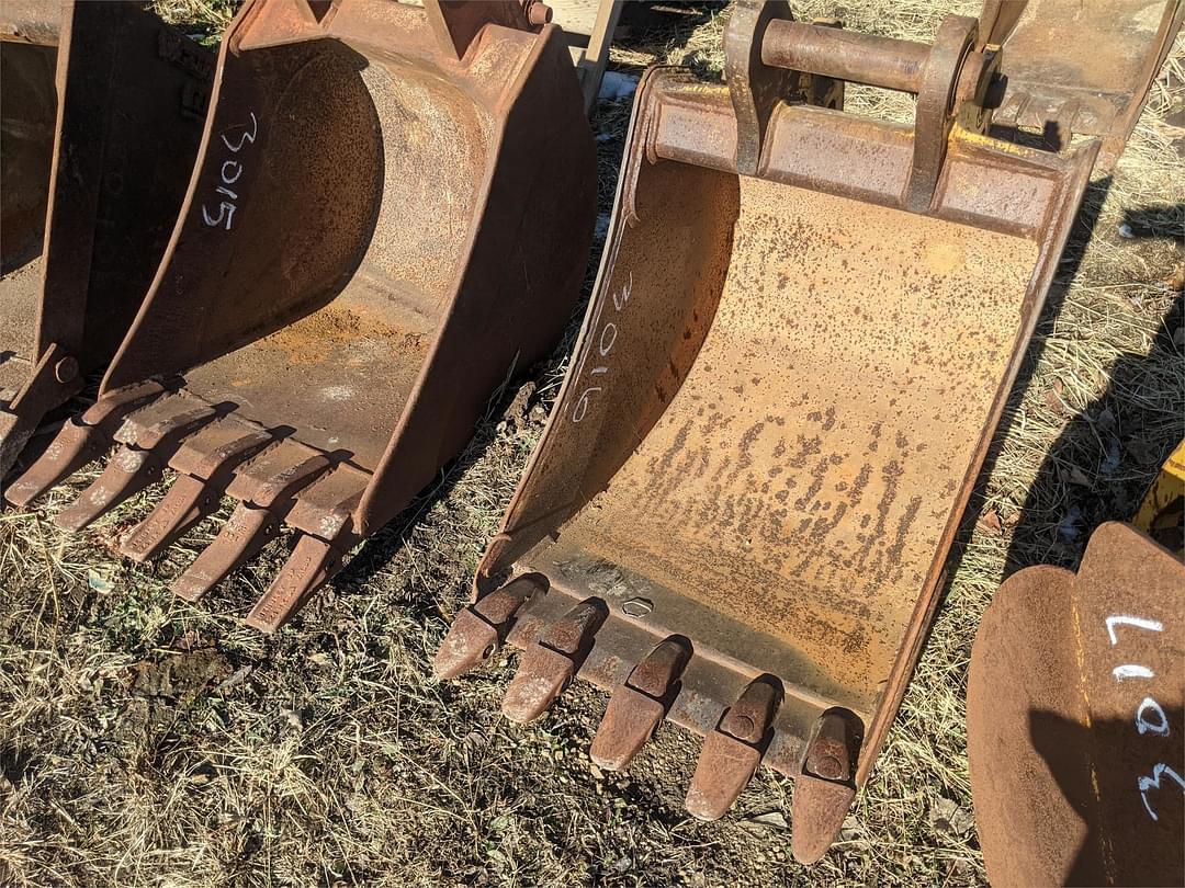 Image of John Deere Bucket Image 1