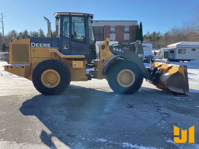 Image of John Deere 544J equipment image 3