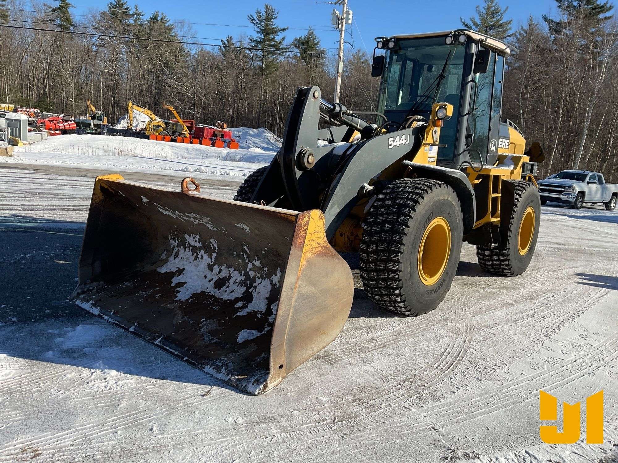 John Deere 544J Equipment Image0