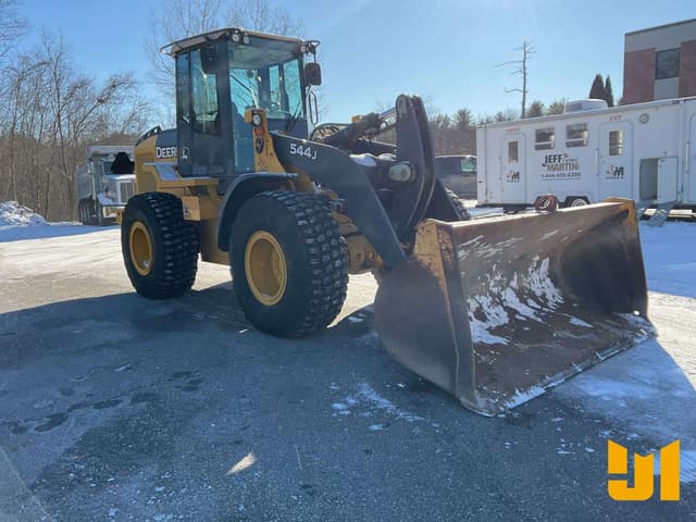 Image of John Deere 544J equipment image 2