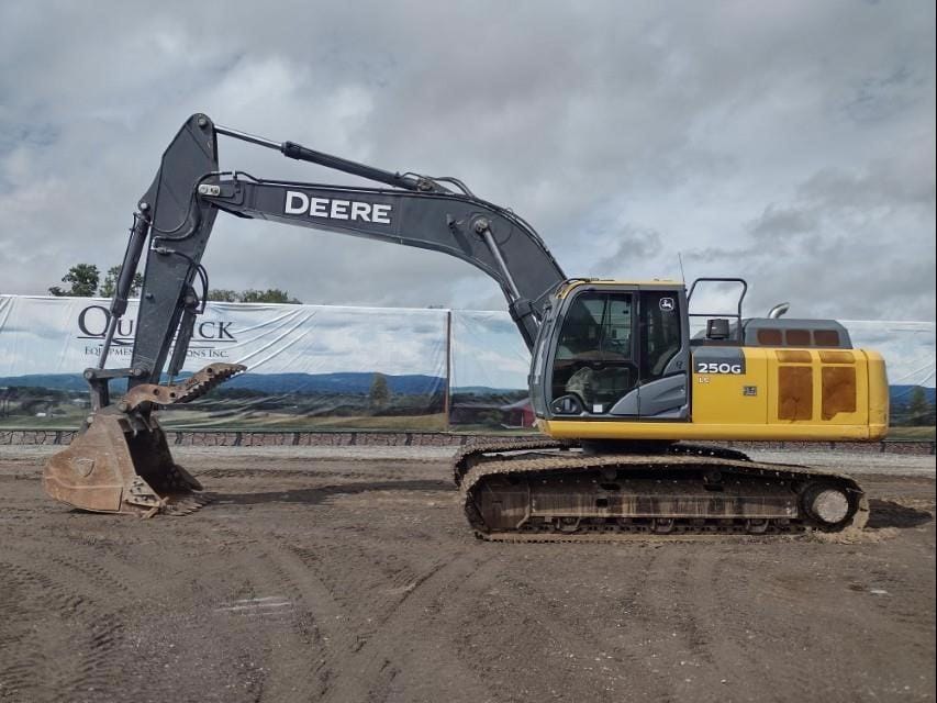 2021 John Deere 250G LC Equipment Image0