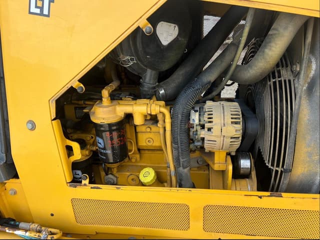 Image of John Deere 550J LT equipment image 4