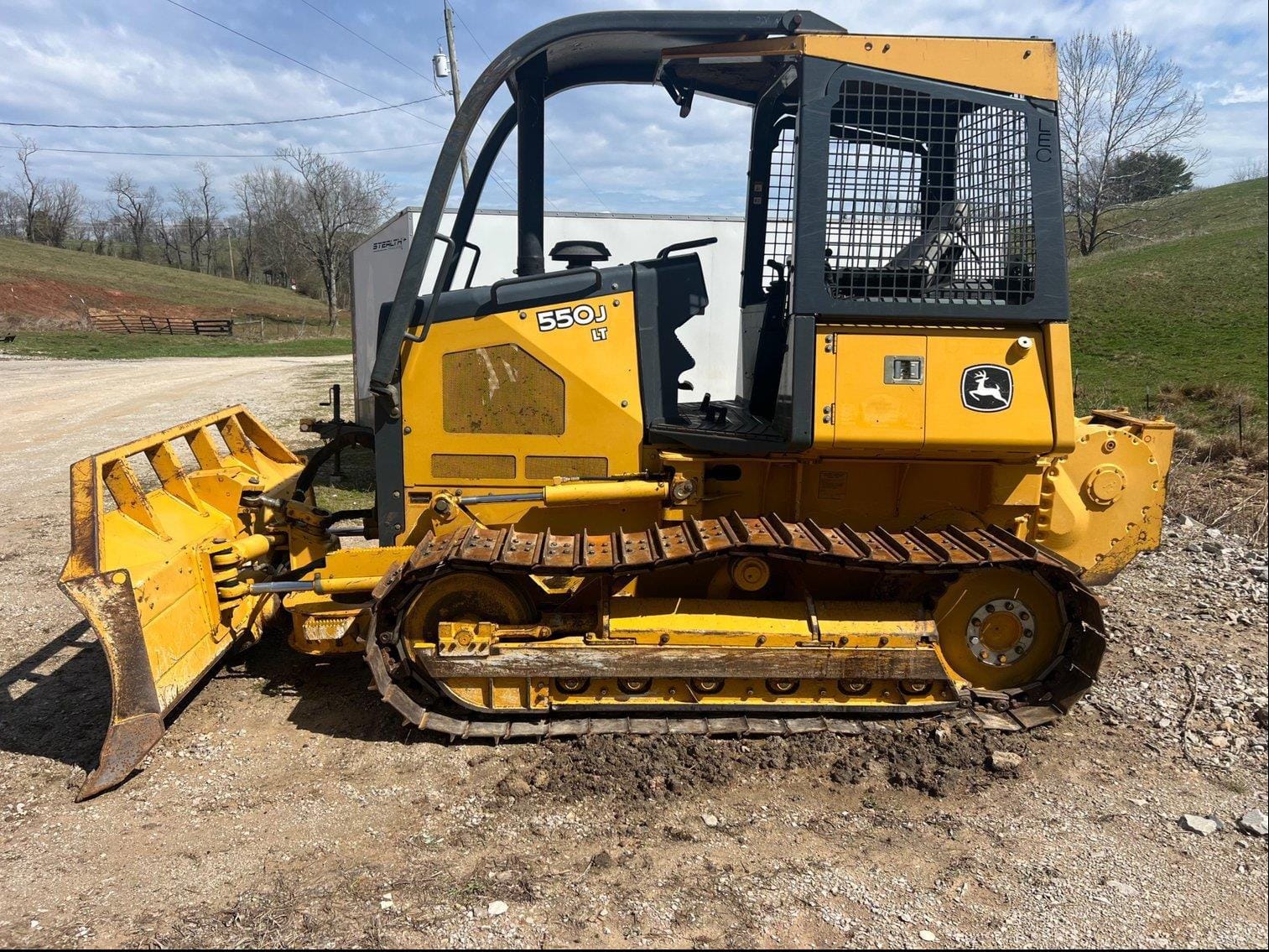 John Deere 550J LT Equipment Image0