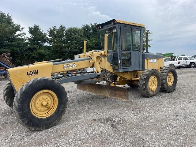 Image of John Deere 570A equipment image 3