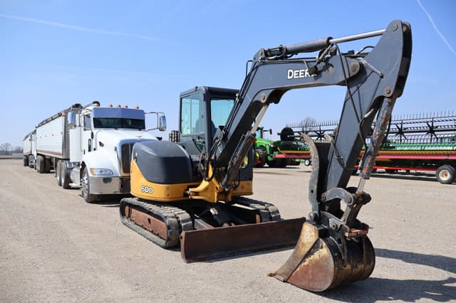 Image of John Deere 60D equipment image 2