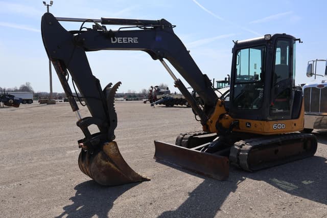 Image of John Deere 60D equipment image 1