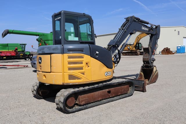 Image of John Deere 60D equipment image 3
