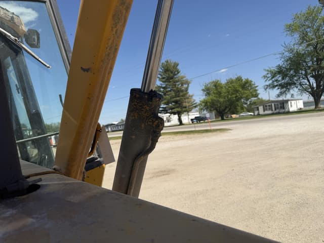 Image of John Deere 610B equipment image 3