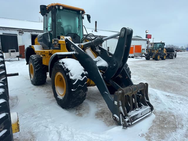 Image of John Deere 624P equipment image 1