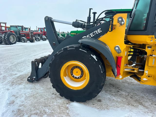 Image of John Deere 624P equipment image 3