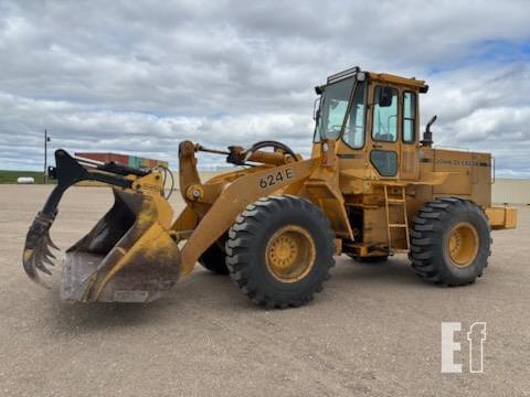 Image of John Deere 624E equipment image 1