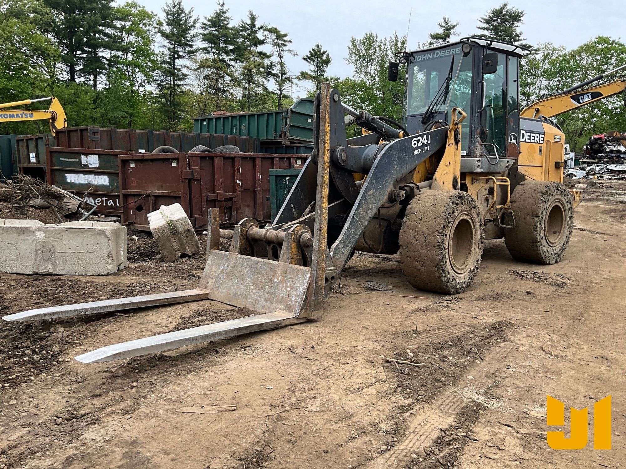 John Deere 624J Equipment Image0
