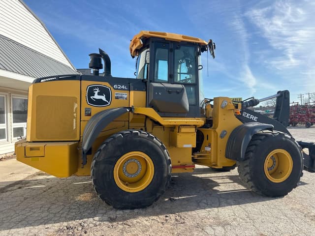 Image of John Deere 624L equipment image 3