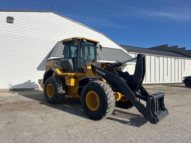 Image of John Deere 624L equipment image 2