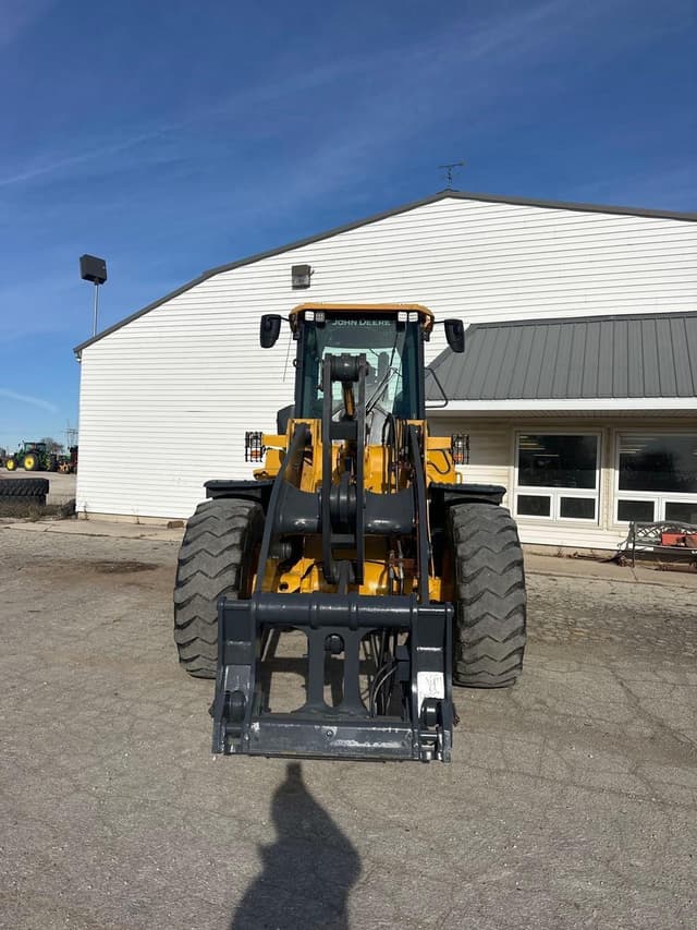 Image of John Deere 624L equipment image 1
