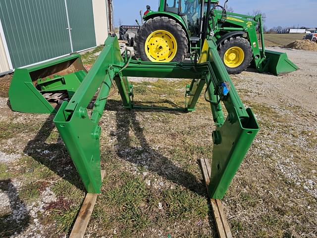 Image of John Deere 640 equipment image 4