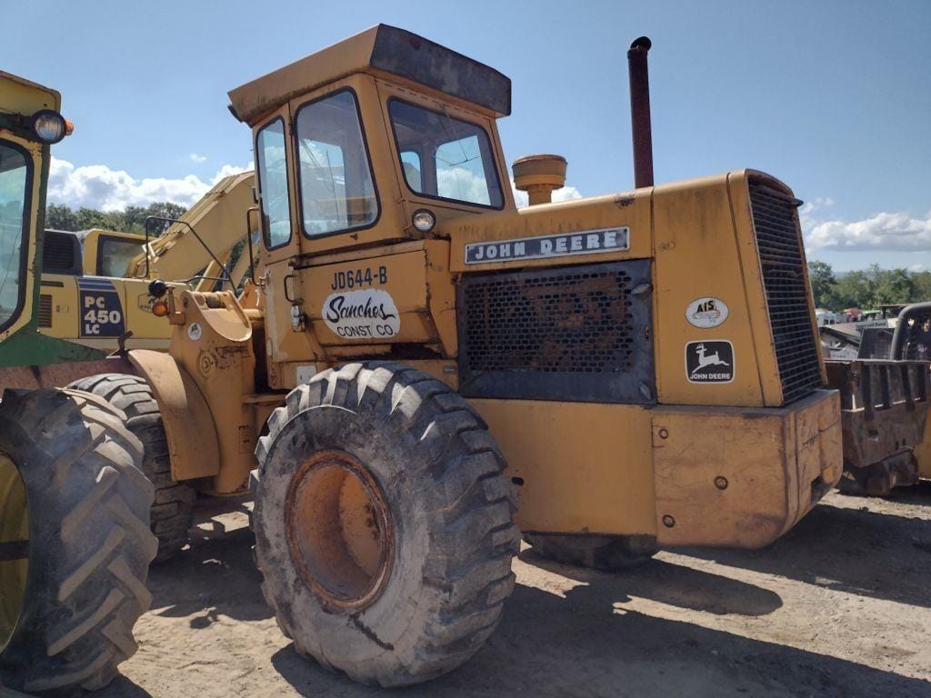 John Deere 644B Equipment Image0