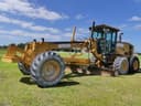 John Deere 670CH Image