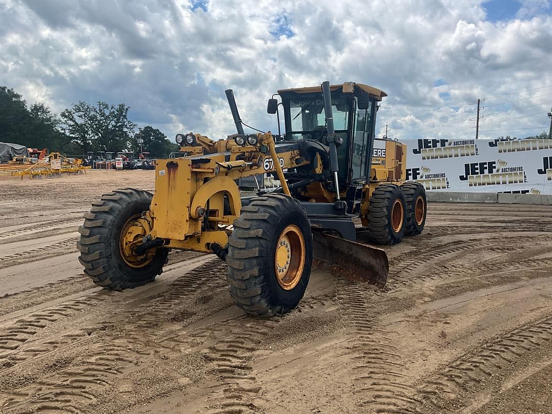 Image of John Deere 672D Primary image