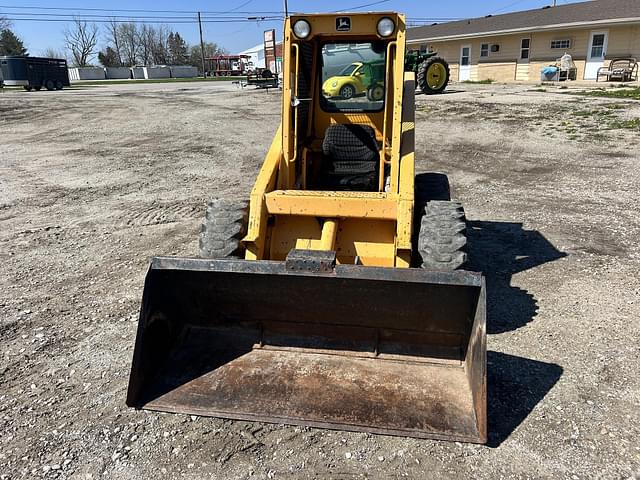 Image of John Deere 675B equipment image 2