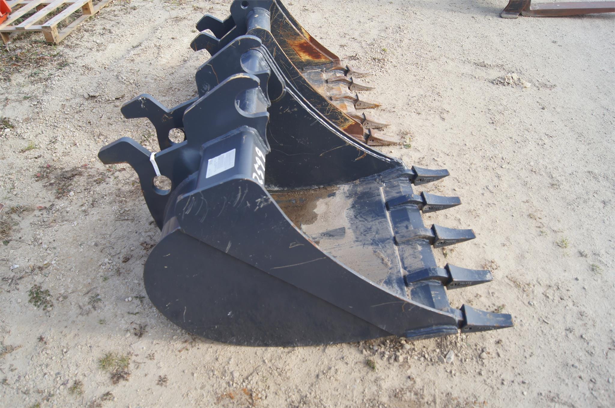 John Deere Excavator Bucket Equipment Image0