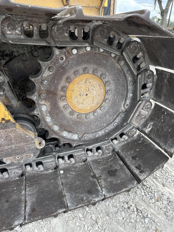 Image of John Deere 700K LGP equipment image 2