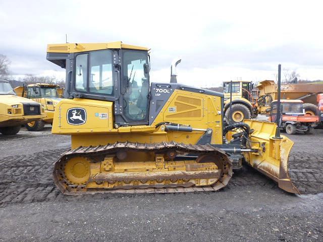 Image of John Deere 700L LGP equipment image 2