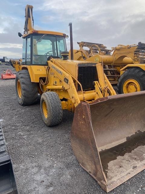 John Deere 710B Equipment Image0