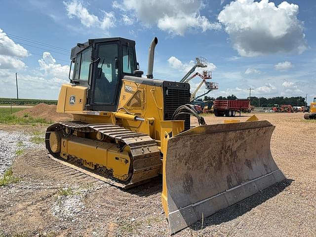 Image of John Deere 750J LT equipment image 3