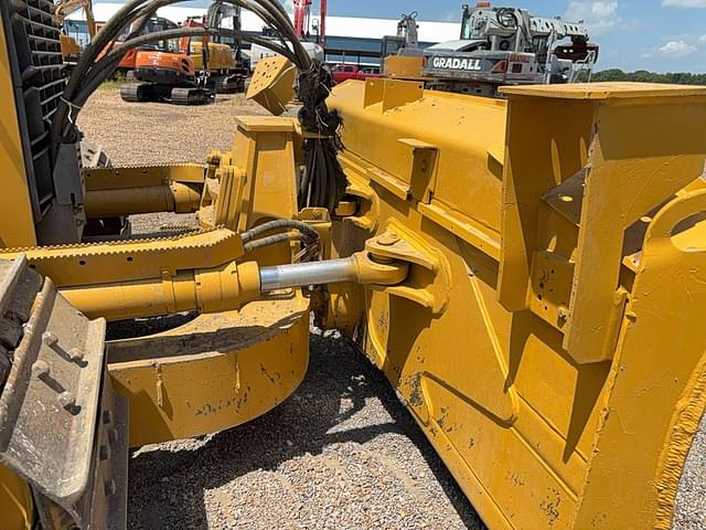 Image of John Deere 750J LT equipment image 4