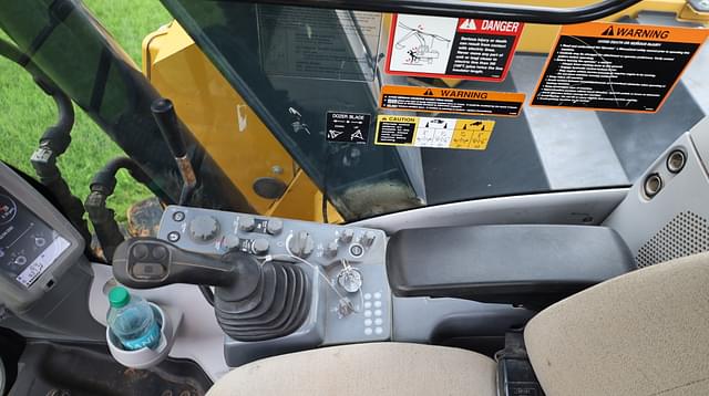 Image of John Deere 75G equipment image 4