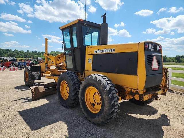 Image of John Deere 770 equipment image 2