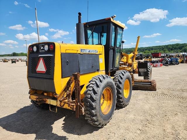 Image of John Deere 770 equipment image 4