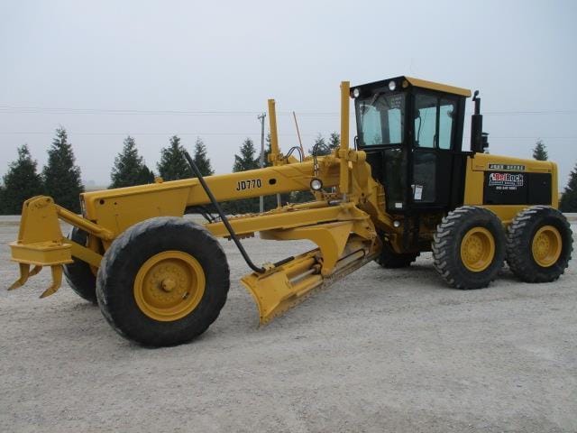 Main image John Deere 770
