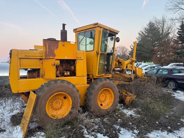 Image of John Deere 770A equipment image 2