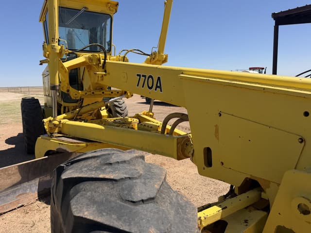 Image of John Deere 770A equipment image 2
