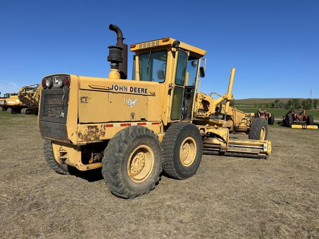 Image of John Deere 772A equipment image 4