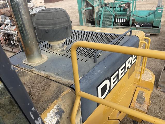 Thumbnail image John Deere 824J 10