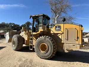 2022 John Deere 824L Image