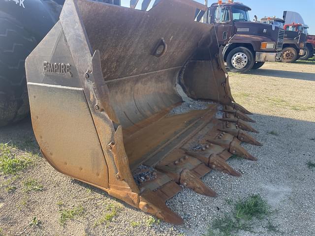 Image of John Deere 844K equipment image 3